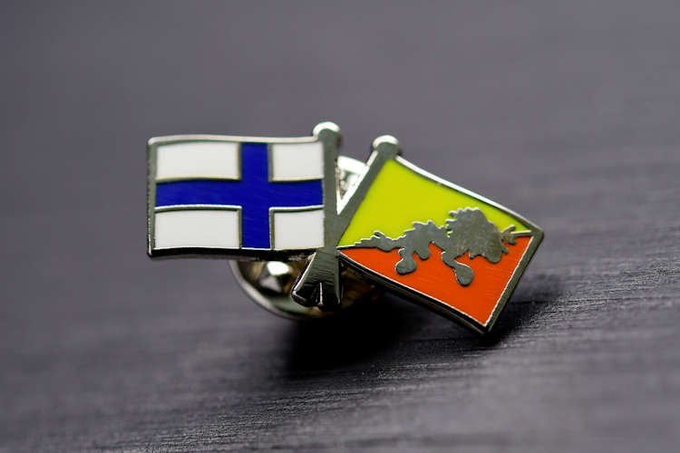 Hard enamel lapel pins with two flags